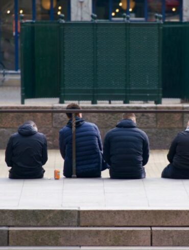 Den Korte Avis | 16-årig fra Sverige idømt 16 års fængsel for ledende rolle i tre forsøg på bandedrab