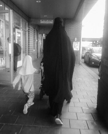 Den Korte Avis | Arabisk tolk tager bladet fra munden i ny bog: “Tavshedspligt er et ikke-eksisterende begreb i vores miljø”