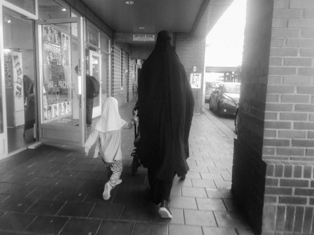 Den Korte Avis | Arabisk tolk tager bladet fra munden i ny bog: “Tavshedspligt er et ikke-eksisterende begreb i vores miljø”