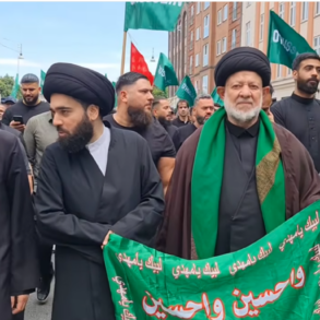 Den Korte Avis | Den såkaldte mindehøjtidelighed over Ayatollah Khameini’s død var intet andet end en magtdemonstration