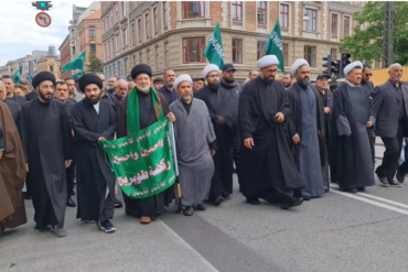 Den Korte Avis | Flere hundrede tilhængere af Khamenei sørgede i København – politikere raser: De skal ikke have dansk statsborgerskab, og de skal ud af Danmark