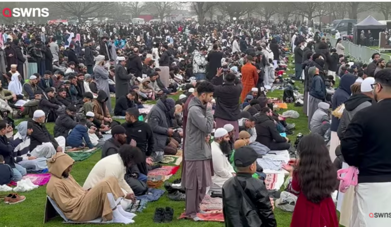 Den Korte Avis | Islam skyller ind over Europa: Tusindvis af muslimer samlet til bøn på offentlige pladser ved Ramadanens afslutning