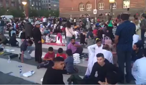 Den Korte Avis | Islams voksende indflydelse har ikke fyldt meget i TVs store debatter, men danskerne er kritiske og siger fra i ny Gallup-måling