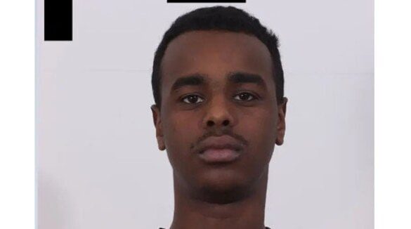 Den Korte Avis | Osman Ali har fået en stribe advarsler, men nu fik dommeren nok og dømte ham til udvisning – hvis det altså bliver til noget…