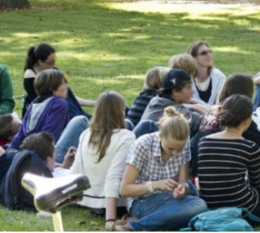 Den Korte Avis | Stor forskel på Øst