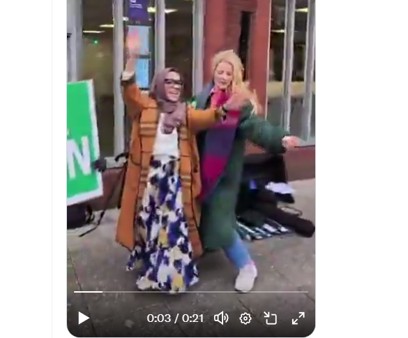 Farlig alliance: Venstrefløjspolitiker leflede for byens mange muslimer og vandt: Her danser hun til den arabiske sang “Mit blod er palæstinensisk”