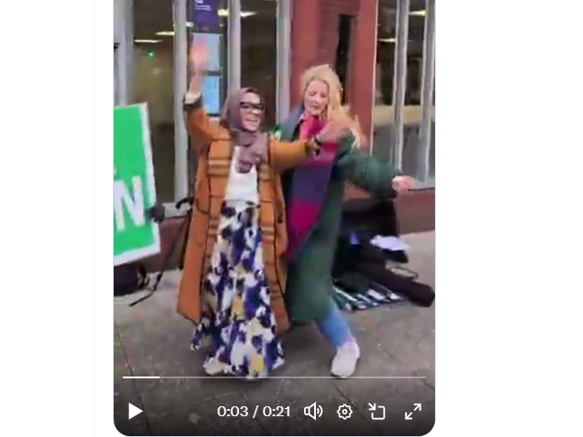 Farlig alliance: Venstrefløjspolitiker leflede for byens mange muslimer og vandt: Her danser hun til den arabiske sang “Mit blod er palæstinensisk”