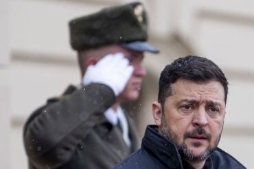 Hemmelig forsendelse af næsten 1 milliard i guld og kontanter til Zelenskyj standset i Ungarn