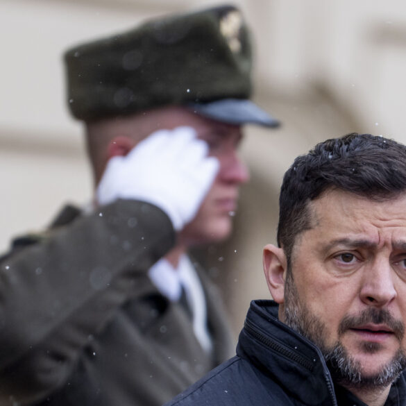 Hemmelig forsendelse af næsten 1 milliard i guld og kontanter til Zelenskyj standset i Ungarn