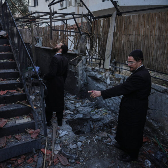 Iran truer Israel med verdensomspændende angreb, hvis de rører ambassaden i Beirut