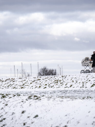 Ret indignationen mod de magtfulde, ikke de rige