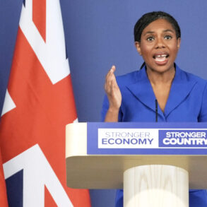 Stor offentlig islamisk bøn på Trafalgar Square i London skaber kontrovers