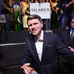 Ted Cruz-støttet kandidat besejrede Crenshaw i Texas