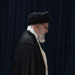 – Ali Khamenei er død