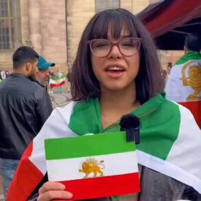 – Jeg er perser, jeg er ikke muslim