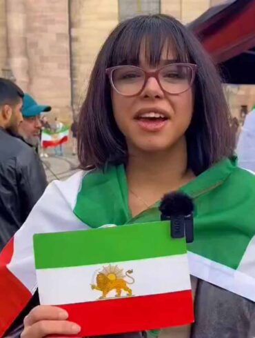 – Jeg er perser, jeg er ikke muslim